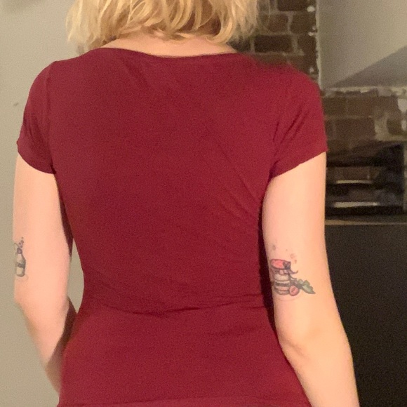 3/20$⭐️Basic red t-shirt - Picture 7 of 7